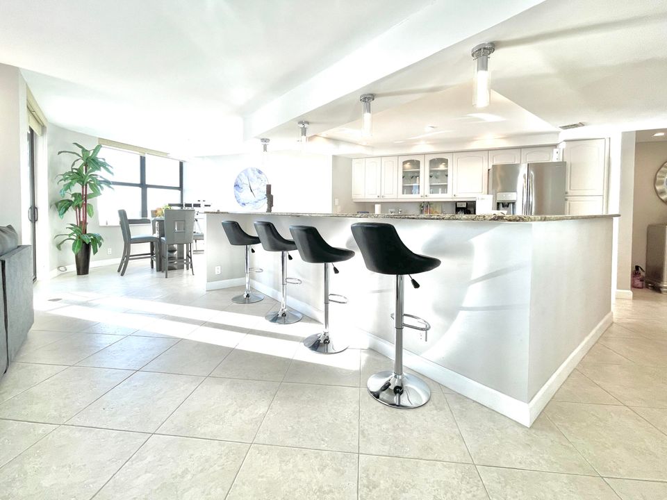 Под контрактом: $6,250 (2 спален, 2 ванн, 1457 Квадратных фут)