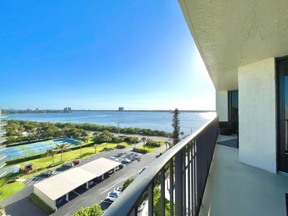 Под контрактом: $6,250 (2 спален, 2 ванн, 1457 Квадратных фут)