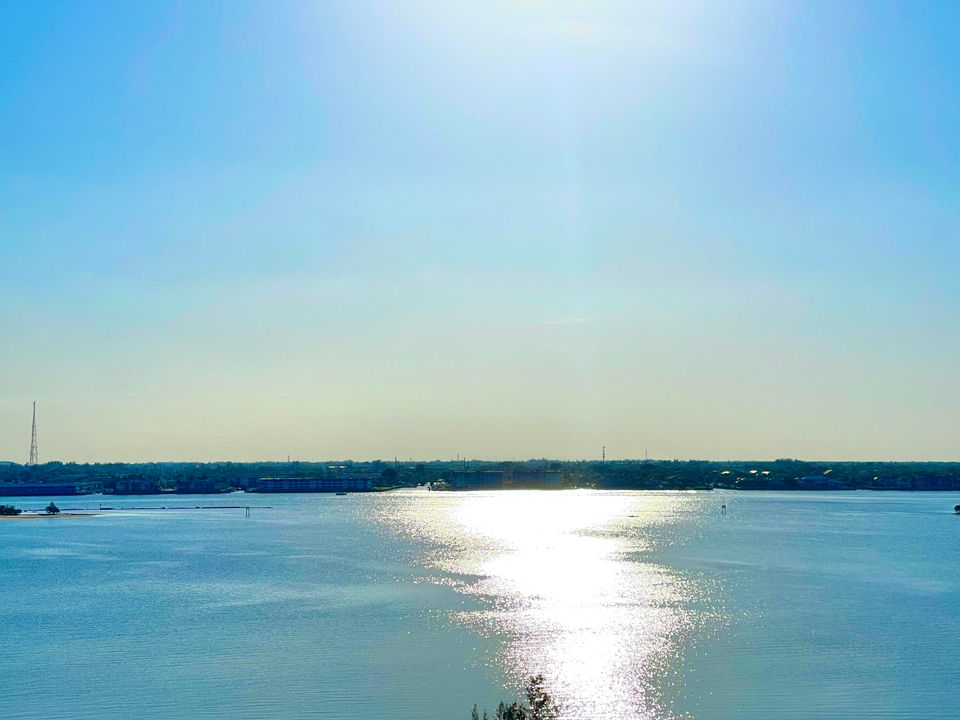 Под контрактом: $6,250 (2 спален, 2 ванн, 1457 Квадратных фут)