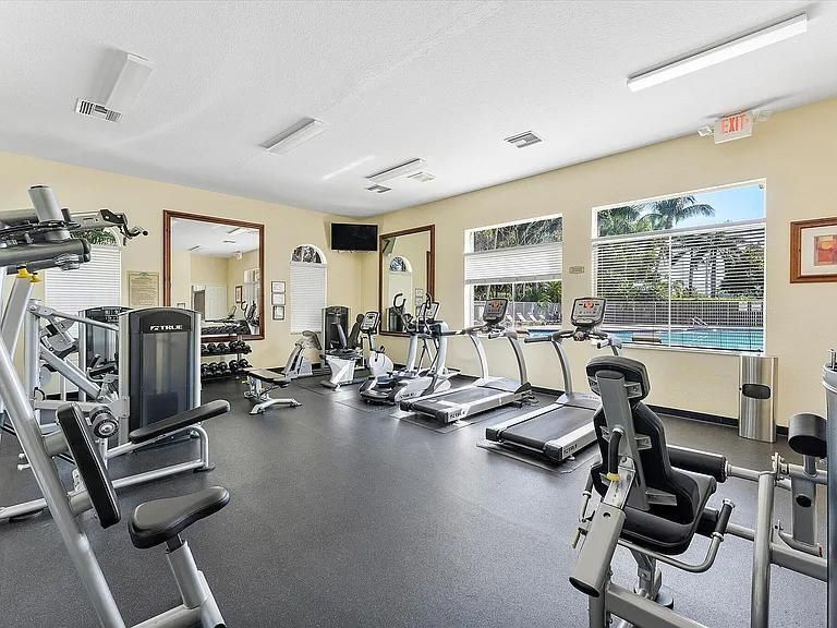 En Venta: $389,900 (4 camas, 2 baños, 1595 Pies cuadrados)