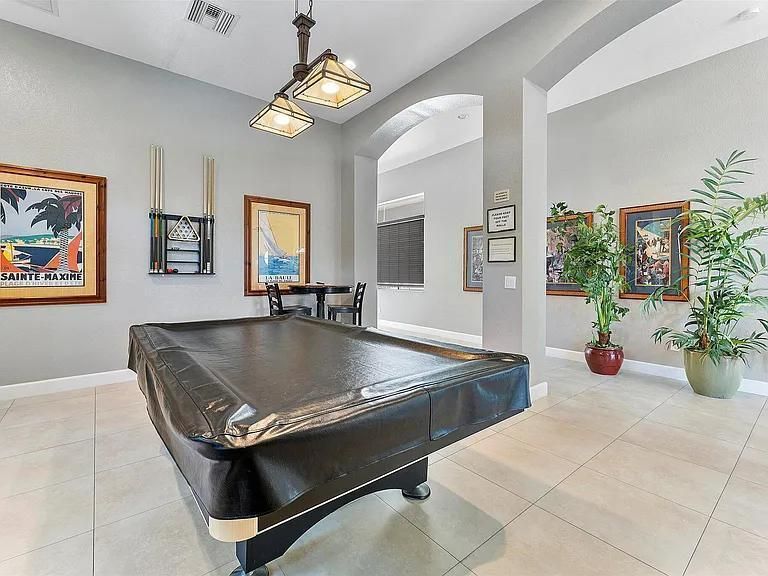 En Venta: $389,900 (4 camas, 2 baños, 1595 Pies cuadrados)