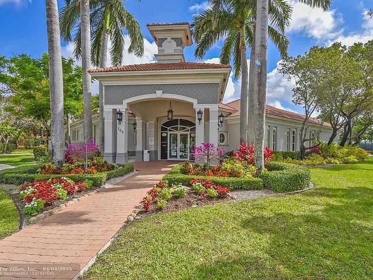 En Venta: $389,900 (4 camas, 2 baños, 1595 Pies cuadrados)