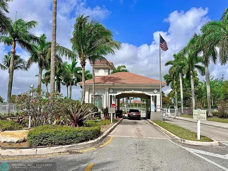 En Venta: $389,900 (4 camas, 2 baños, 1595 Pies cuadrados)