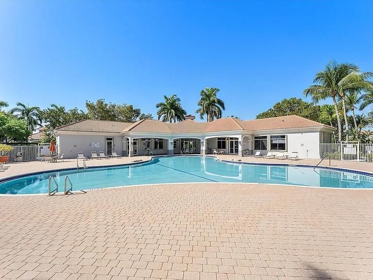 En Venta: $389,900 (4 camas, 2 baños, 1595 Pies cuadrados)