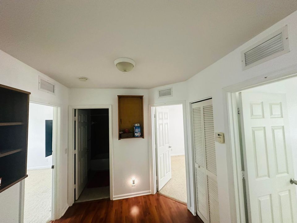 En Venta: $389,900 (4 camas, 2 baños, 1595 Pies cuadrados)