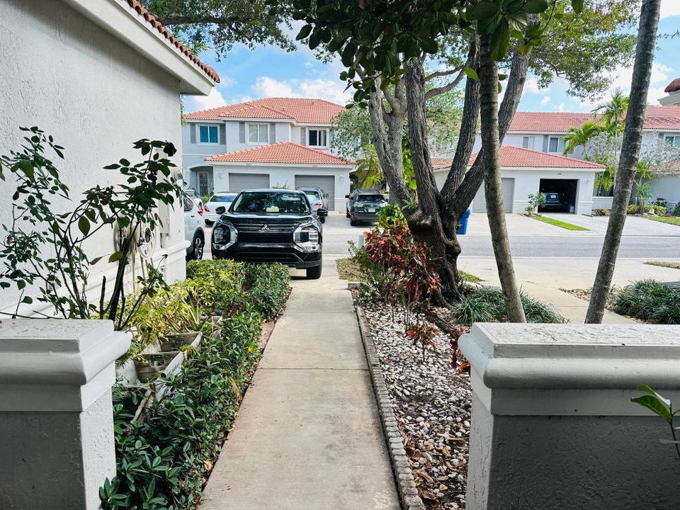 En Venta: $389,900 (4 camas, 2 baños, 1595 Pies cuadrados)