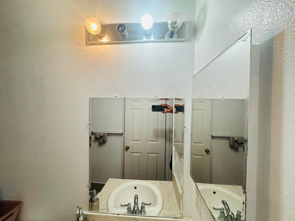 En Venta: $389,900 (4 camas, 2 baños, 1595 Pies cuadrados)