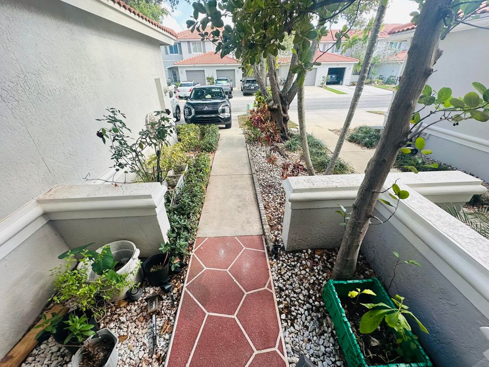 En Venta: $389,900 (4 camas, 2 baños, 1595 Pies cuadrados)