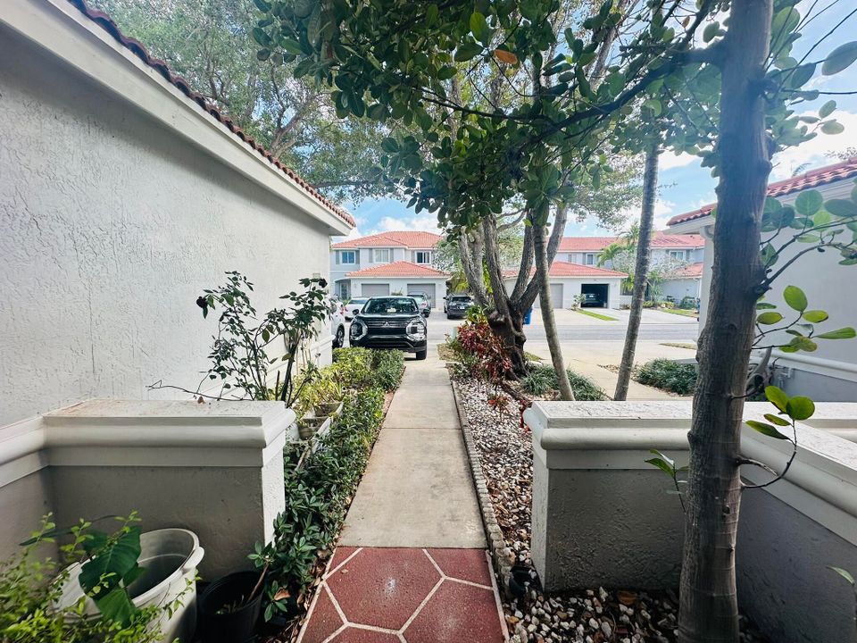 En Venta: $389,900 (4 camas, 2 baños, 1595 Pies cuadrados)