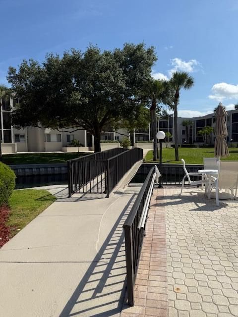 Active With Contract: $259,500 (2 beds, 2 baths, 1537 Square Feet)