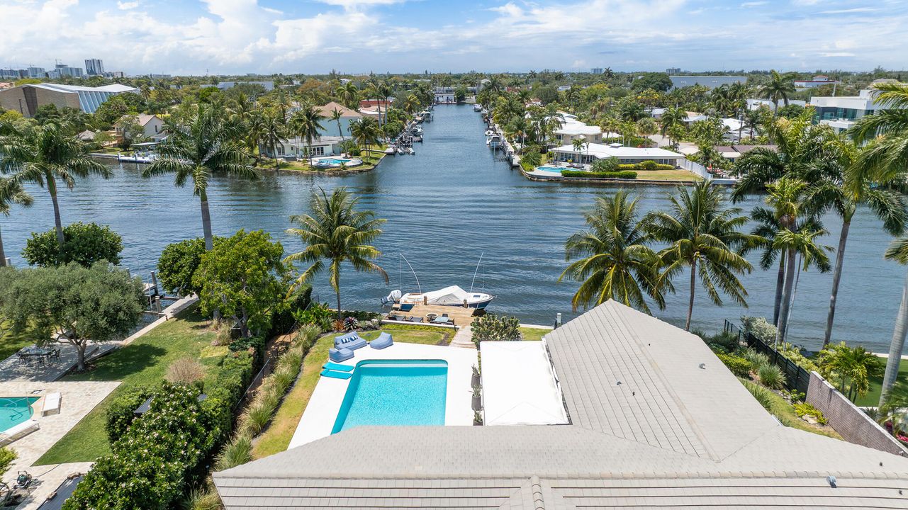 For Sale: $4,995,000 (5 beds, 5 baths, 3355 Square Feet)