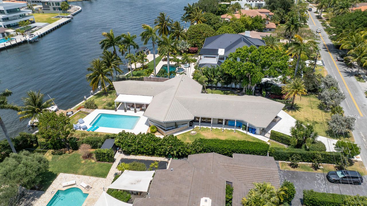 For Sale: $4,995,000 (5 beds, 5 baths, 3355 Square Feet)