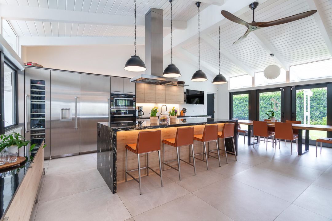 For Sale: $4,995,000 (5 beds, 5 baths, 3355 Square Feet)