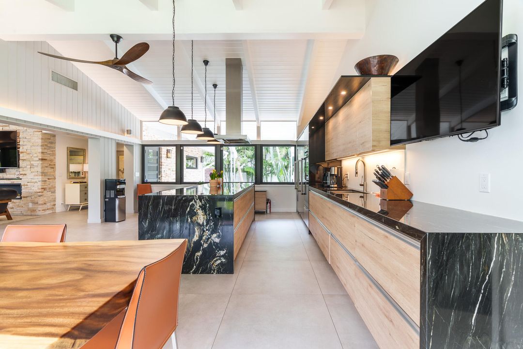 For Sale: $4,995,000 (5 beds, 5 baths, 3355 Square Feet)