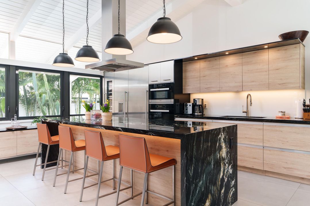 For Sale: $4,995,000 (5 beds, 5 baths, 3355 Square Feet)