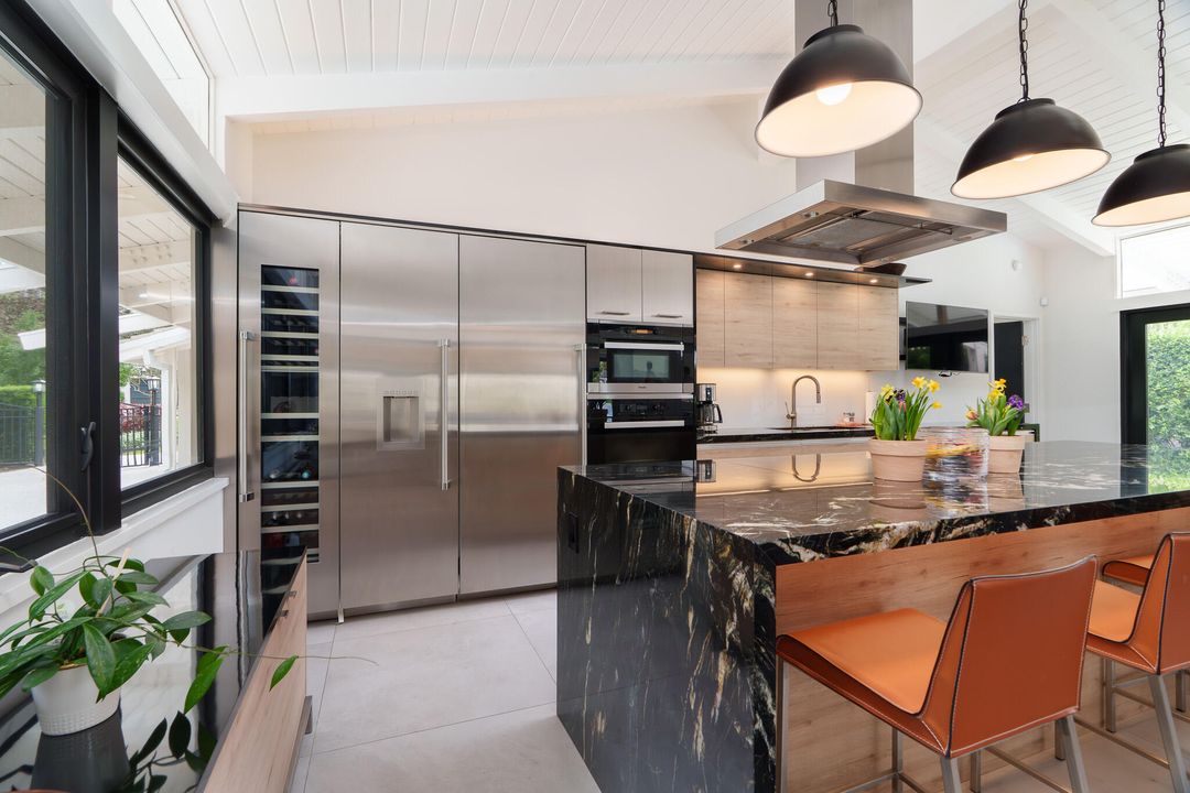 For Sale: $4,995,000 (5 beds, 5 baths, 3355 Square Feet)