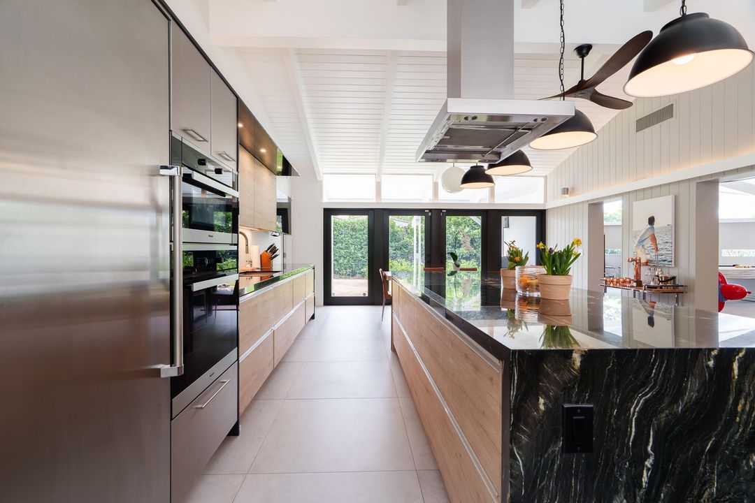 For Sale: $4,995,000 (5 beds, 5 baths, 3355 Square Feet)