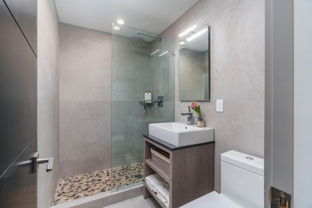 For Sale: $4,995,000 (5 beds, 5 baths, 3355 Square Feet)