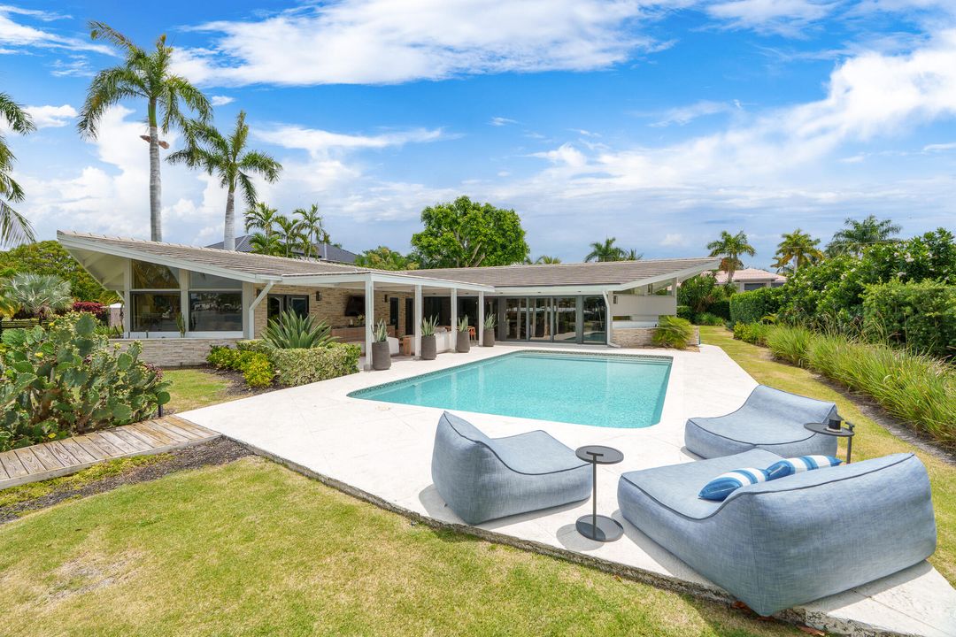 For Sale: $4,995,000 (5 beds, 5 baths, 3355 Square Feet)