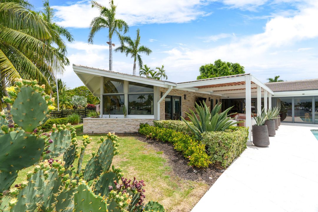 For Sale: $4,995,000 (5 beds, 5 baths, 3355 Square Feet)