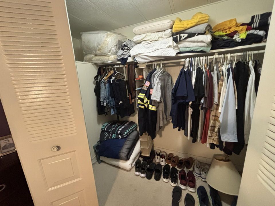 На продажу: $49,900 (2 спален, 2 ванн, 1130 Квадратных фут)