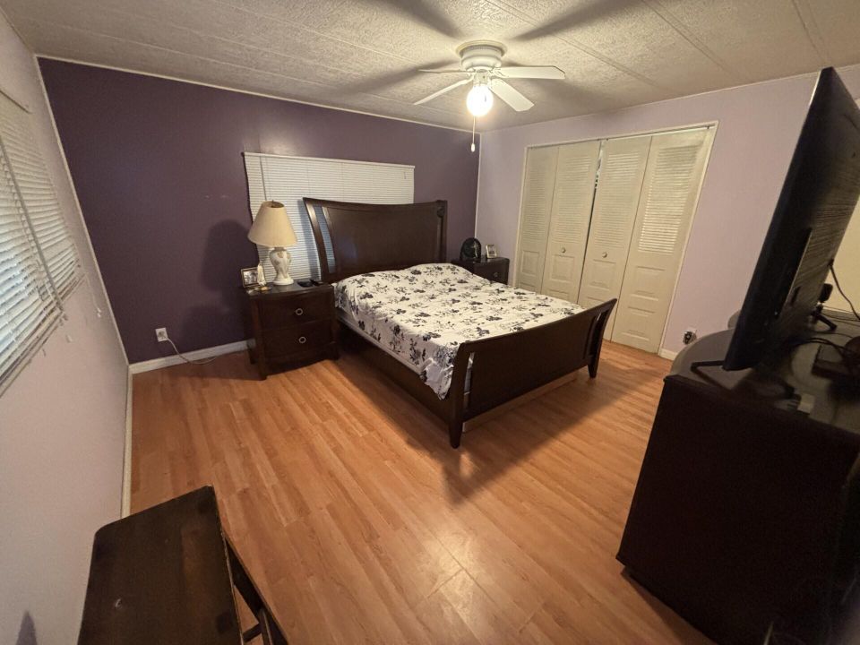 На продажу: $49,900 (2 спален, 2 ванн, 1130 Квадратных фут)