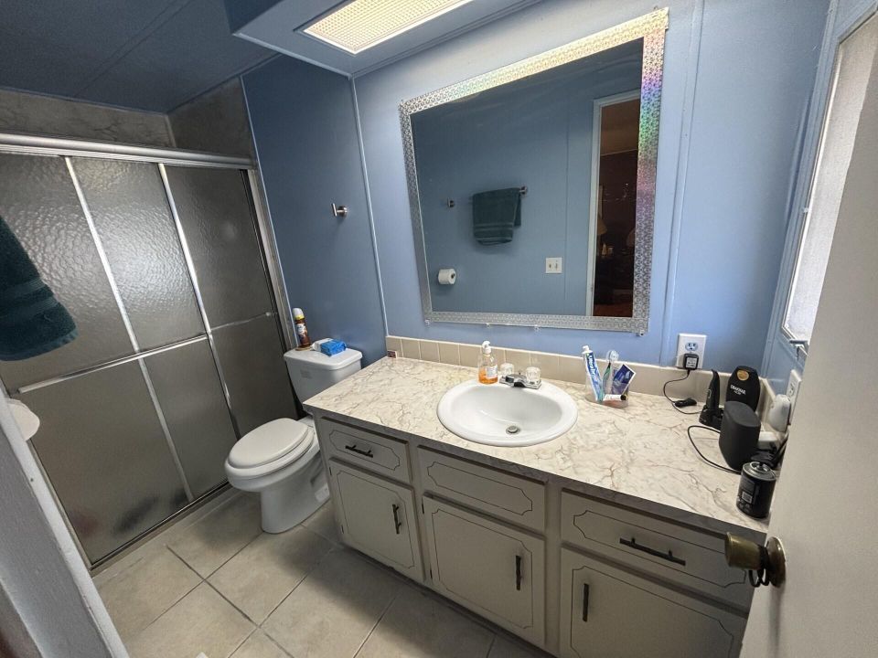 На продажу: $49,900 (2 спален, 2 ванн, 1130 Квадратных фут)