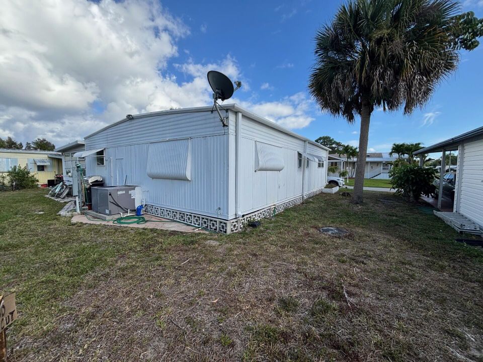 На продажу: $49,900 (2 спален, 2 ванн, 1130 Квадратных фут)