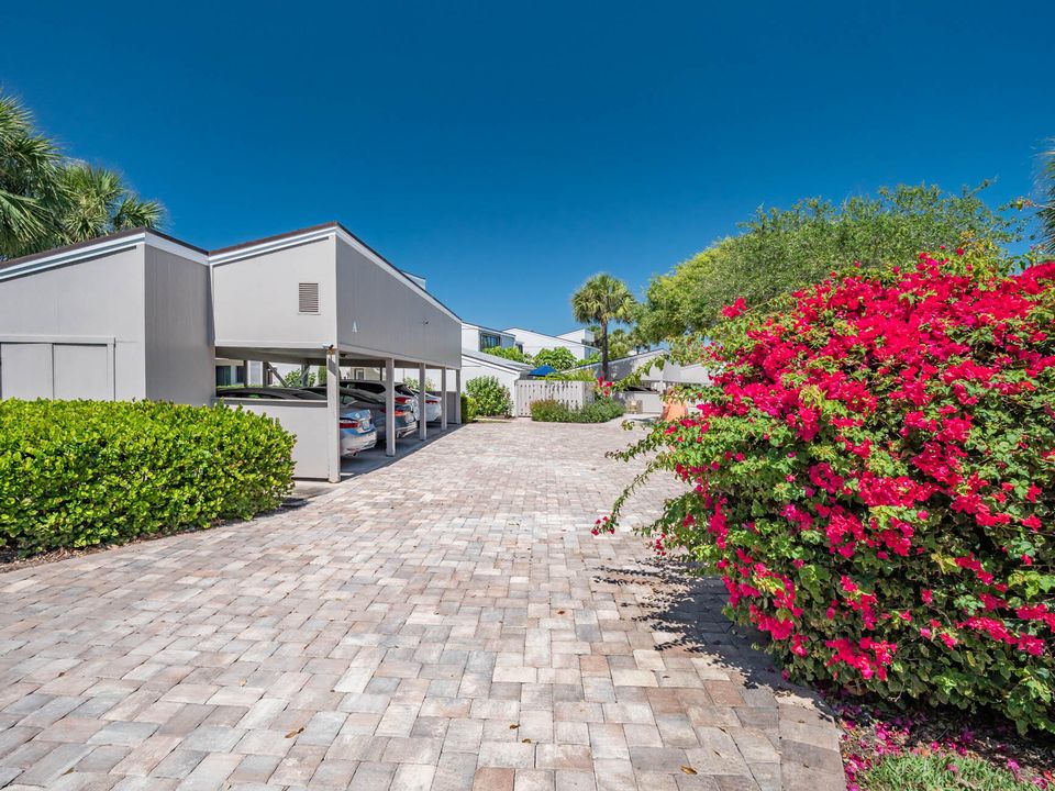 В аренду: $5,900 (2 спален, 2 ванн, 1200 Квадратных фут)