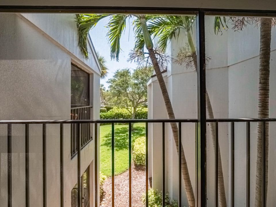 В аренду: $5,900 (2 спален, 2 ванн, 1200 Квадратных фут)