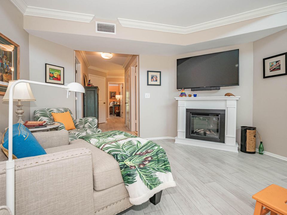 В аренду: $5,900 (2 спален, 2 ванн, 1200 Квадратных фут)