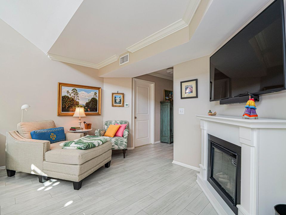 В аренду: $5,900 (2 спален, 2 ванн, 1200 Квадратных фут)