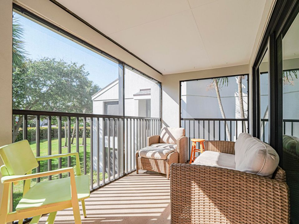 В аренду: $5,900 (2 спален, 2 ванн, 1200 Квадратных фут)