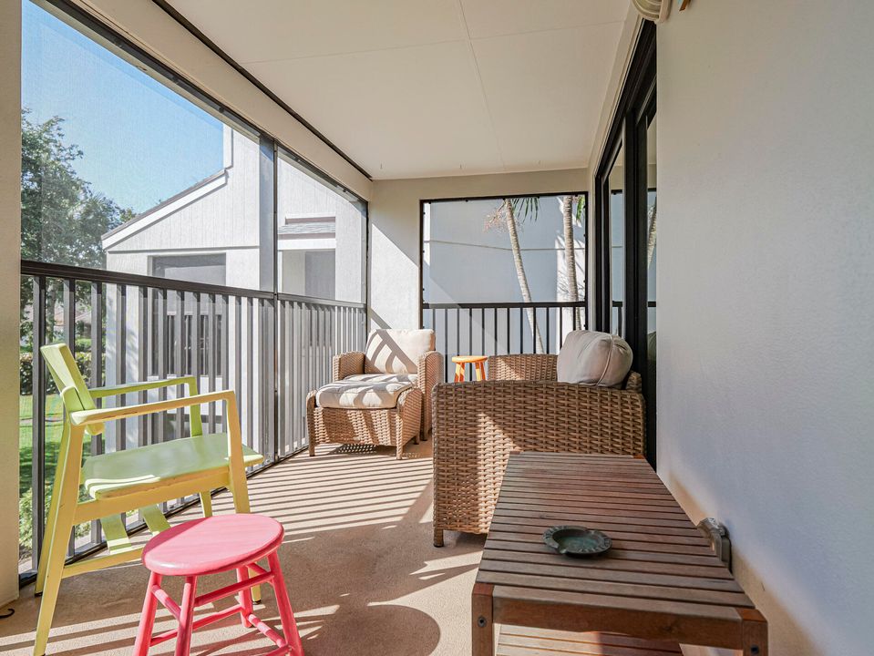 В аренду: $5,900 (2 спален, 2 ванн, 1200 Квадратных фут)