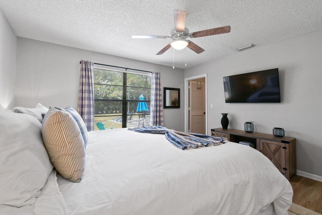 For Rent: $5,950 (4 beds, 2 baths, 2569 Square Feet)