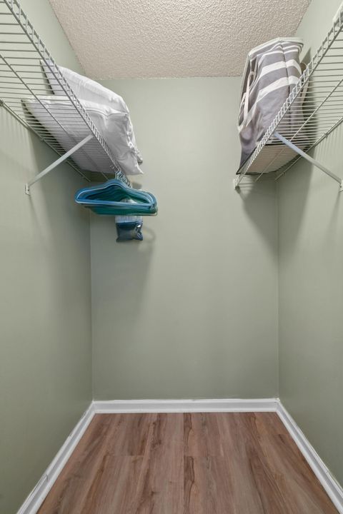 For Rent: $5,950 (4 beds, 2 baths, 2569 Square Feet)