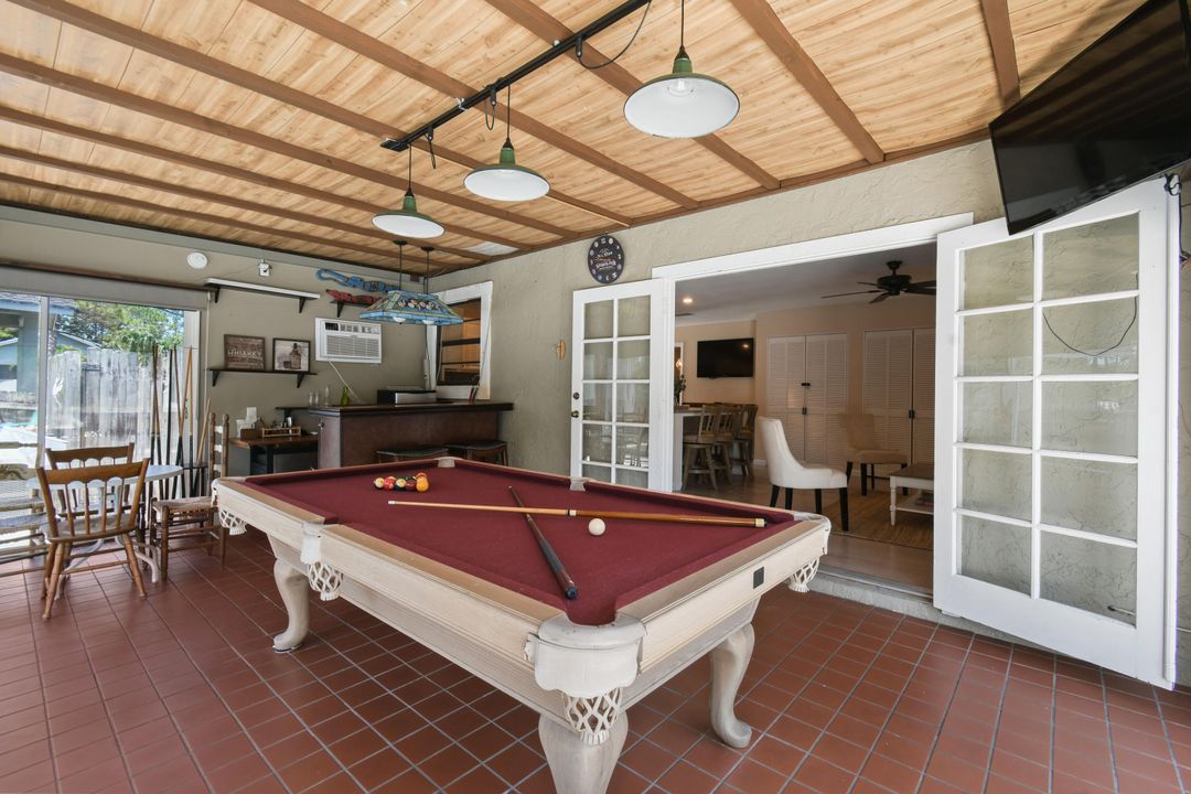 For Rent: $5,950 (4 beds, 2 baths, 2569 Square Feet)