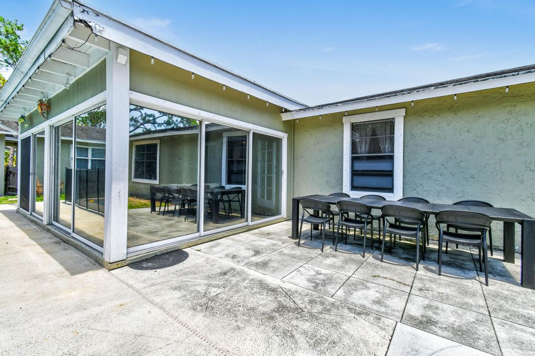 For Rent: $5,950 (4 beds, 2 baths, 2569 Square Feet)