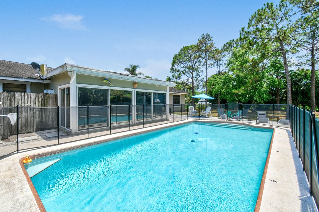 For Rent: $5,950 (4 beds, 2 baths, 2569 Square Feet)