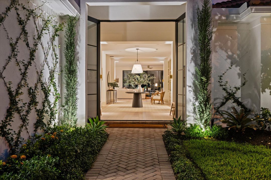 Vendido Recientemente: $2,699,000 (4 camas, 3 baños, 3274 Pies cuadrados)