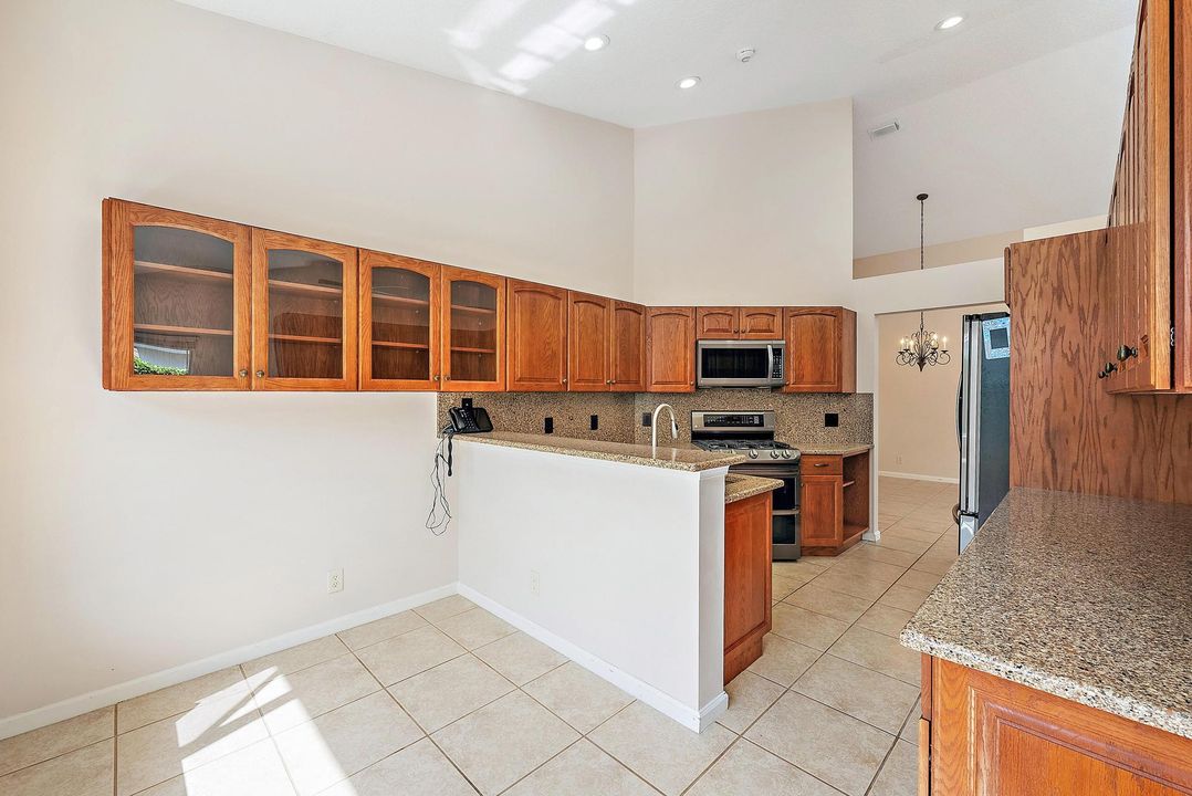 For Sale: $449,000 (4 beds, 4 baths, 2849 Square Feet)