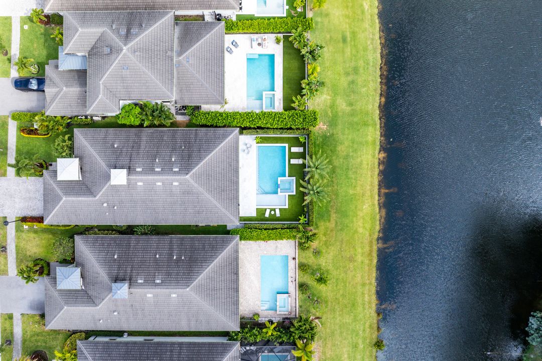 Activo con contrato: $1,275,000 (3 camas, 3 baños, 2555 Pies cuadrados)