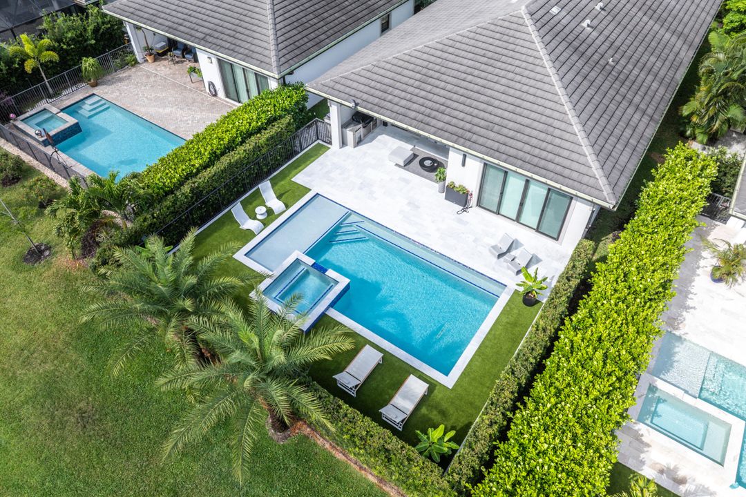 Activo con contrato: $1,275,000 (3 camas, 3 baños, 2555 Pies cuadrados)