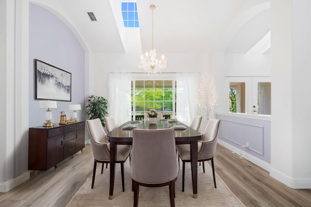 For Sale: $2,100,000 (4 beds, 2 baths, 3000 Square Feet)