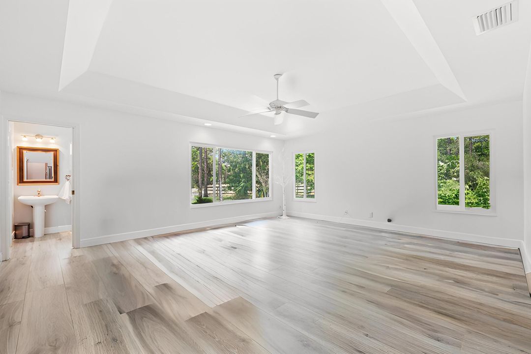 For Sale: $2,100,000 (4 beds, 2 baths, 3000 Square Feet)