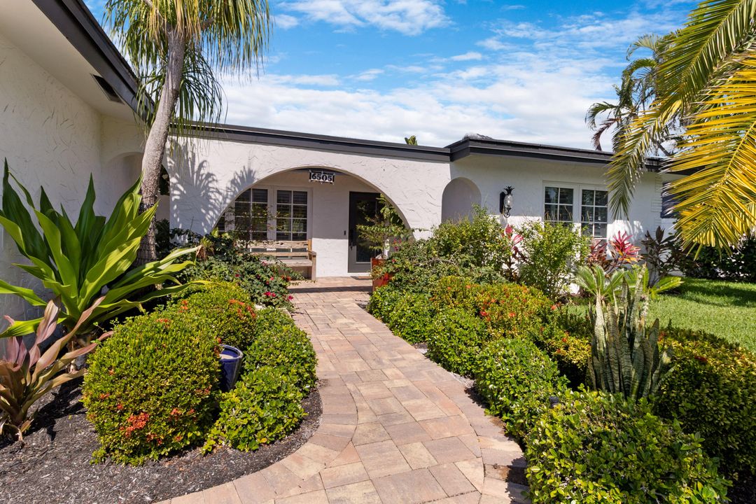 Недавно продано: $949,000 (3 спален, 2 ванн, 1746 Квадратных фут)