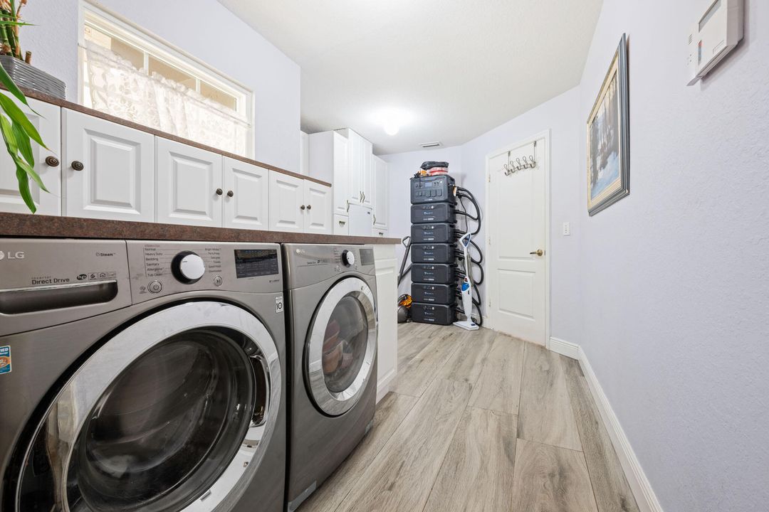 For Sale: $2,100,000 (4 beds, 2 baths, 3000 Square Feet)