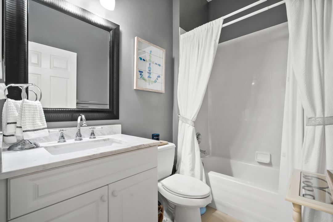 Под контрактом: $639,900 (3 спален, 2 ванн, 1812 Квадратных фут)