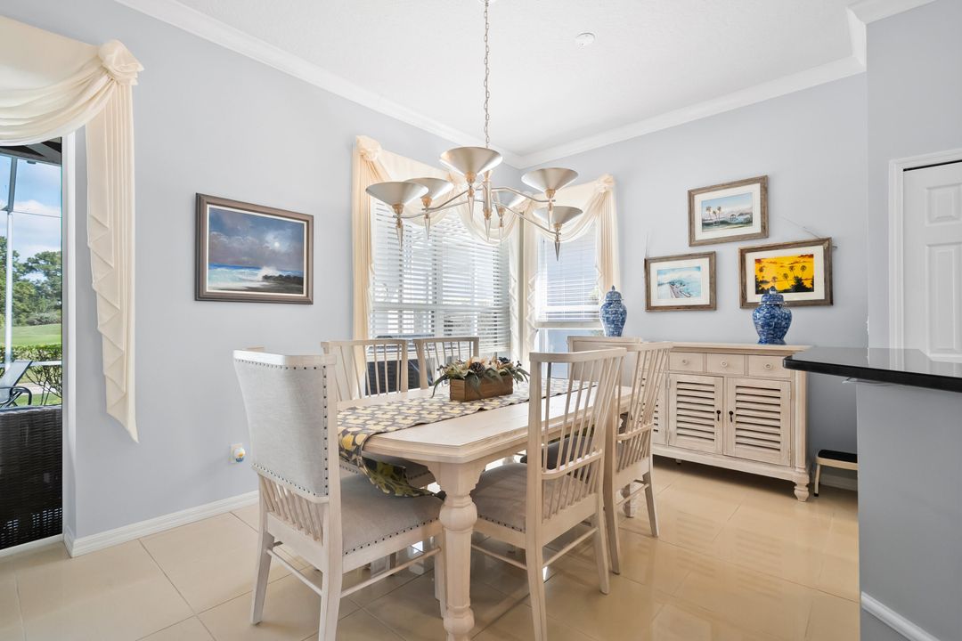 Под контрактом: $639,900 (3 спален, 2 ванн, 1812 Квадратных фут)