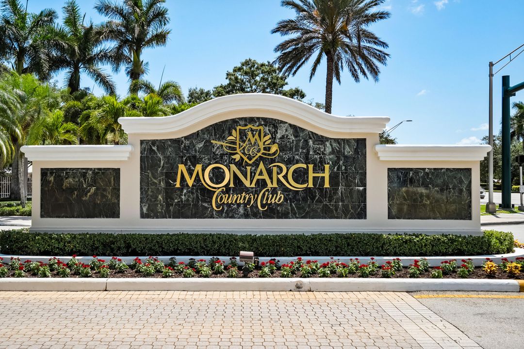 Под контрактом: $639,900 (3 спален, 2 ванн, 1812 Квадратных фут)